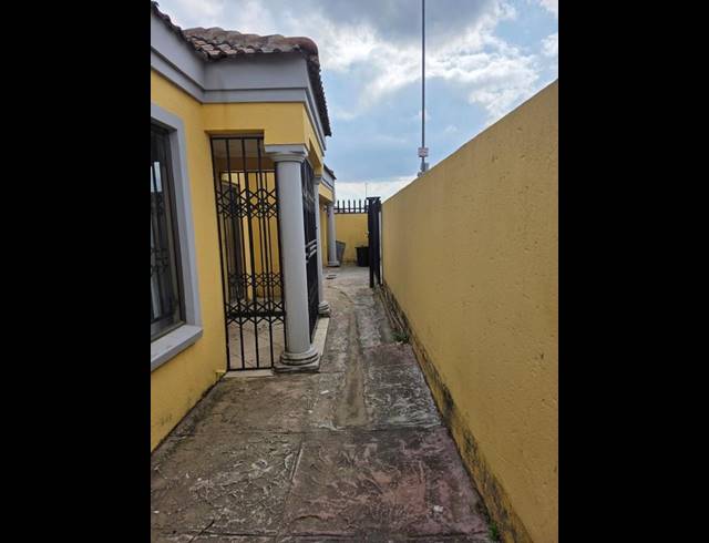 3 BEDROOM HOUSE FOR SALE IN BIRCH ACRES